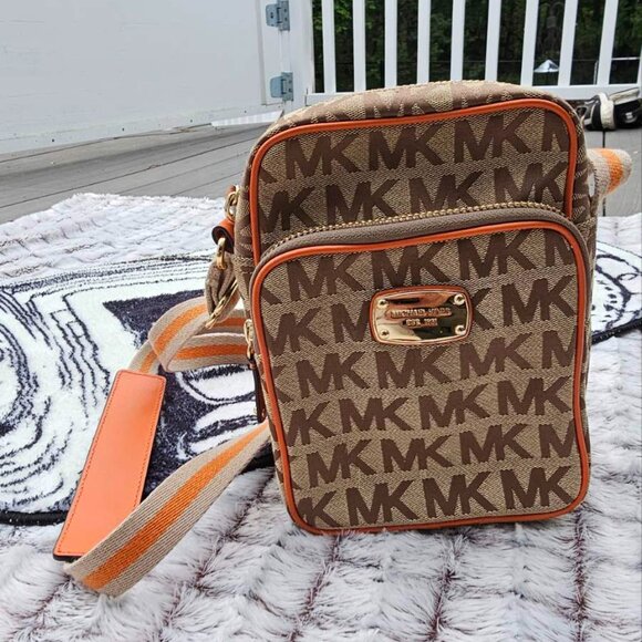Michael Kors Crossbody Signature Logo Canvas Beige Tangerine strap zipped - Picture 3 of 6